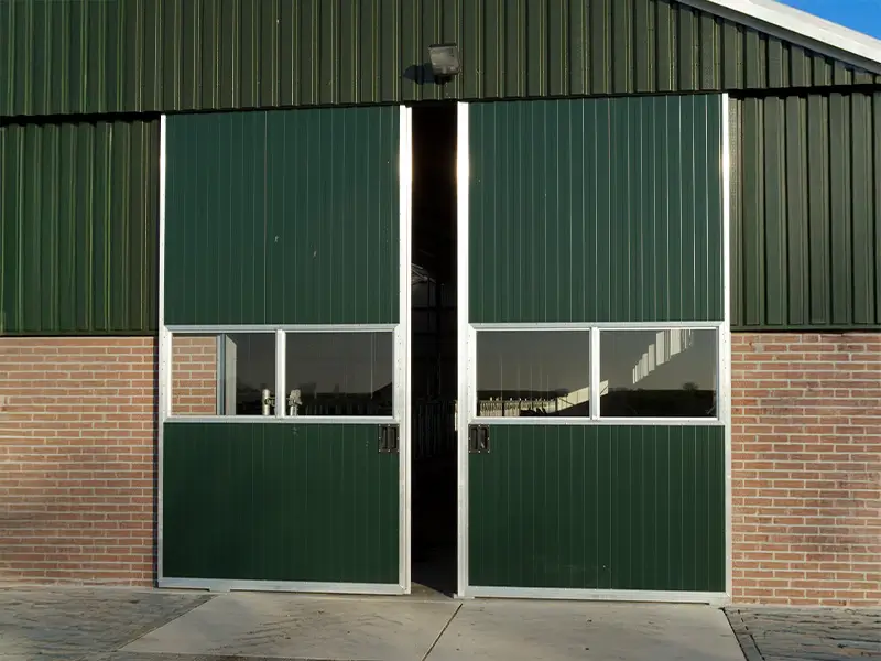 Omnidoor staldeuren groen met ramen