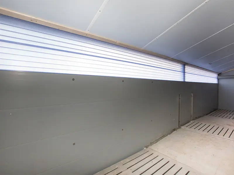 Bouwplast kunststof transparante panelen lichtstraat binnen